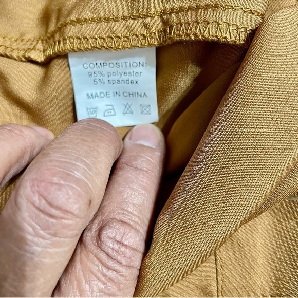 Lizette Collection cuffed rhinestone shorts size Large - Picture 4 of 7